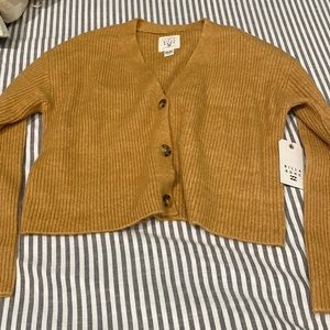 Billabong cropped sweater and tank top set